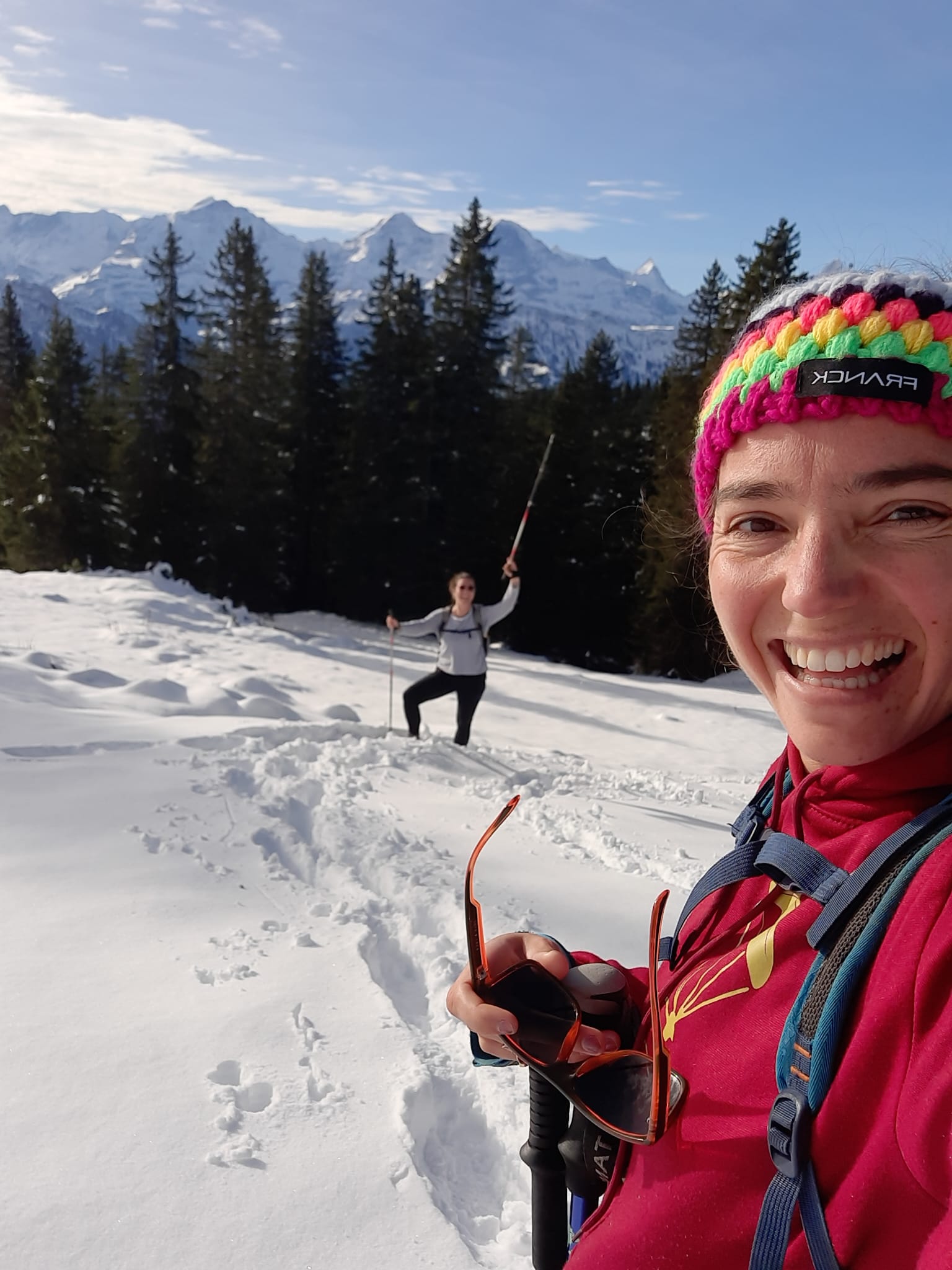 Denise en Suus in de sneeuw